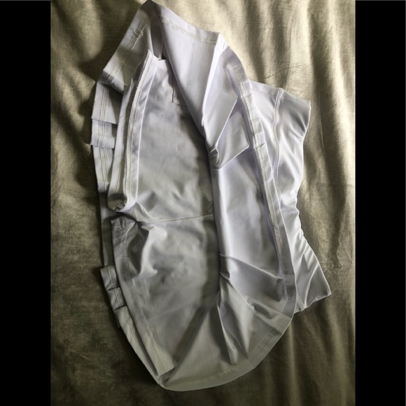 White athletic tennis skirt - Picture 3 of 4